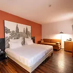 Otel Mercure Corso Trieste 4*
