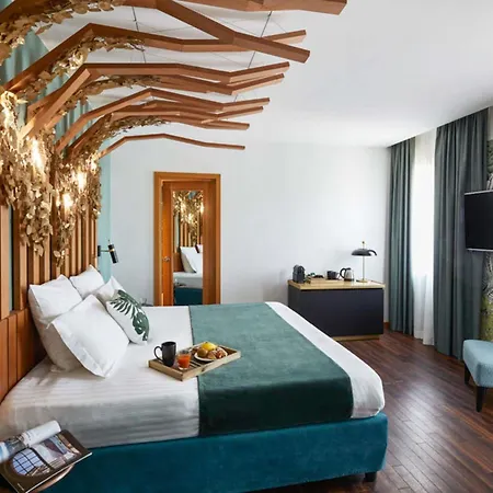 Hotel Mercure Corso Trieste 4*