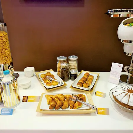Mercure Corso Trieste فندق 4*