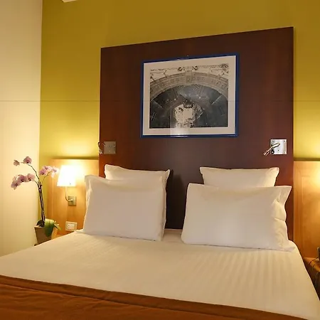 Mercure Corso Trieste מלון