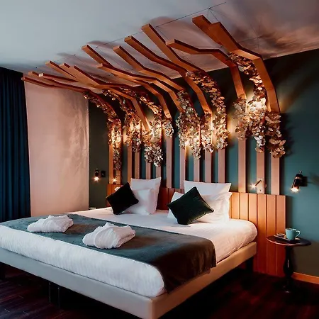 מלון Mercure Corso Trieste 4*