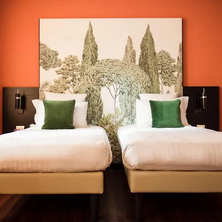 מלון Mercure Corso Trieste 4*
