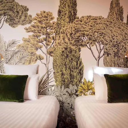 מלון Mercure Corso Trieste 4*